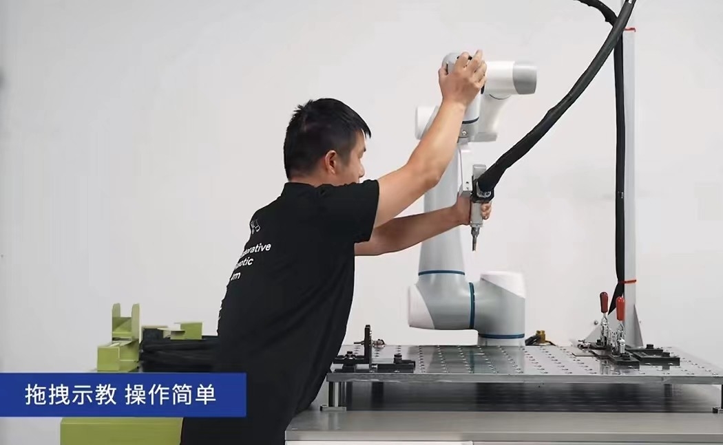 حفظ كوبوت يستخدم على نطاق واسع مع 1300mm Range Cooperative Robot 6 Axis لآلات اللحام