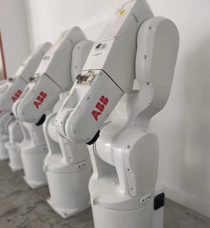 ABB IRB1200-5 / 0.9 ذراع روبوت صناعي 6 محور يعمل مع Vision Robot جيد في التجميع