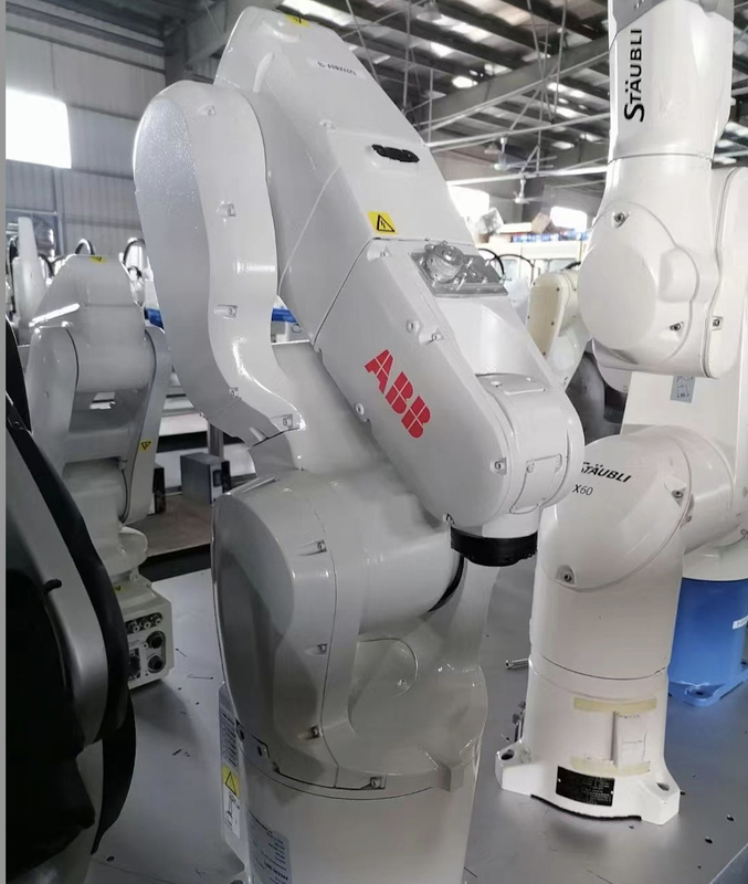 ABB IRB1200-5 / 0.9 ذراع روبوت صناعي 6 محور يعمل مع Vision Robot جيد في التجميع