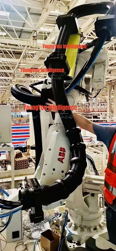 ذراع روبوت أب ميكانيكي للبيع ABB IRB 6700 خط حزمة بطارية الاستغناء 2600 مم