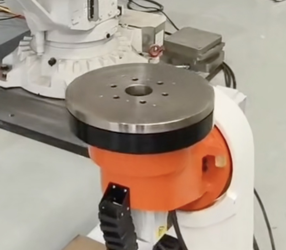 Fanuc Robot Positioner Robot القادر على معالجة رش البلاستيك بالنقل البحري على الفولاذ