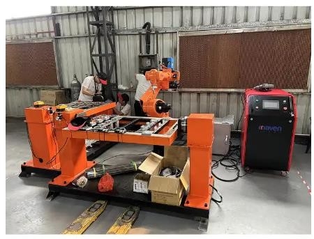 2000W التلقائي ألياف الليزر لحام روبوت نظام 6 محور آلة لحام الليزر للألمنيوم المعدني