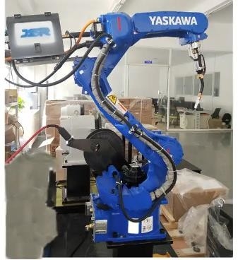 نظام روبوت اللحام بالليزر الصناعي من Yaskawa 6 محور آلة لحام القوس بأنابيب AR1440