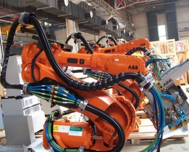 دعم تقني حزمة ارتداء الروبوت المقاوم للضغط لـ Hyunda / ABB / FANUC / KUKA